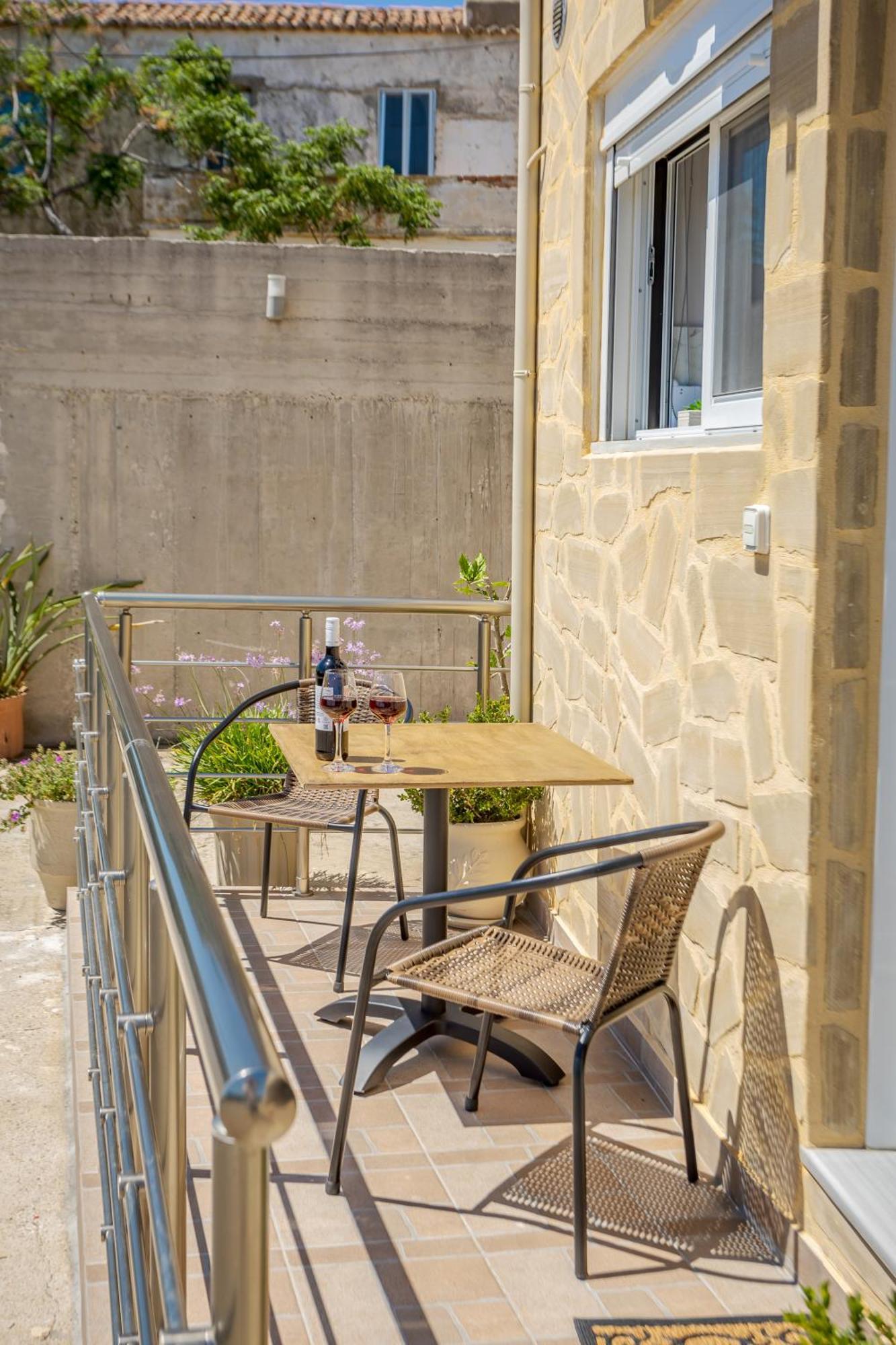 Petra'S Charming Home, 500M To Beach Chania  Exterior photo